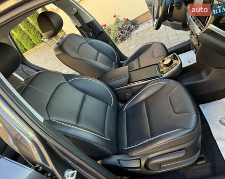 Серый Киа Niro, объемом двигателя 0 л и пробегом 145 тыс. км за 18800 $, фото 81 на Automoto.ua
