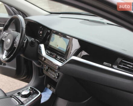 Сірий Кіа Niro, об'ємом двигуна 0 л та пробігом 74 тис. км за 19990 $, фото 32 на Automoto.ua