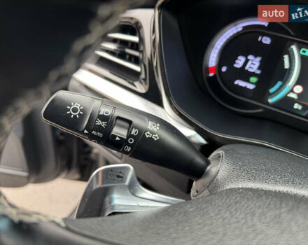 Серый Киа Niro, объемом двигателя 0 л и пробегом 158 тыс. км за 17750 $, фото 45 на Automoto.ua