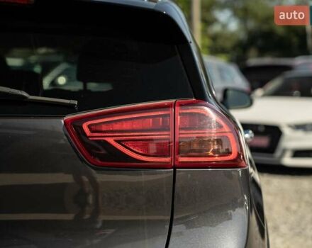 Сірий Кіа Niro, об'ємом двигуна 1.6 л та пробігом 84 тис. км за 21500 $, фото 10 на Automoto.ua