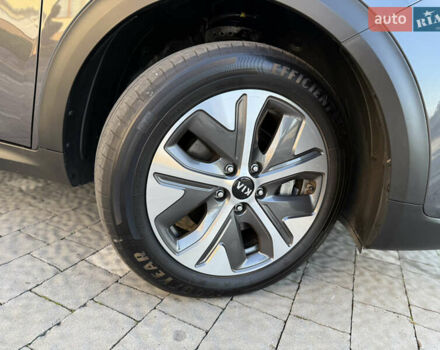 Серый Киа Niro, объемом двигателя 0 л и пробегом 145 тыс. км за 18800 $, фото 103 на Automoto.ua
