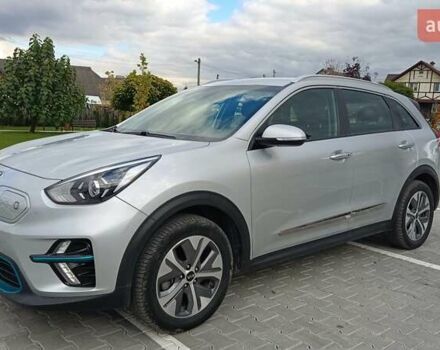 Серый Киа Niro, объемом двигателя 0 л и пробегом 82 тыс. км за 19500 $, фото 4 на Automoto.ua