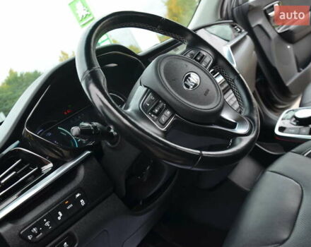 Серый Киа Niro, объемом двигателя 0 л и пробегом 77 тыс. км за 19950 $, фото 46 на Automoto.ua