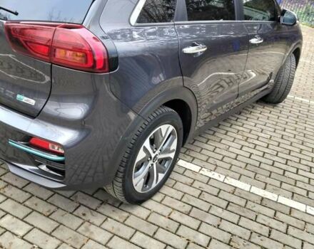 Серый Киа Niro, объемом двигателя 0 л и пробегом 85 тыс. км за 18750 $, фото 8 на Automoto.ua