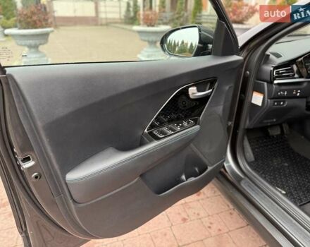 Серый Киа Niro, объемом двигателя 0 л и пробегом 125 тыс. км за 18950 $, фото 25 на Automoto.ua