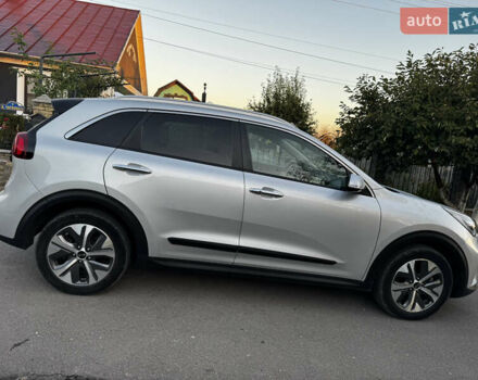 Сірий Кіа Niro, об'ємом двигуна 0 л та пробігом 120 тис. км за 22200 $, фото 15 на Automoto.ua