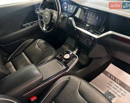 Сірий Кіа Niro, об'ємом двигуна 0 л та пробігом 155 тис. км за 19400 $, фото 39 на Automoto.ua