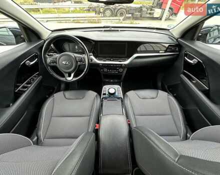 Серый Киа Niro, объемом двигателя 0 л и пробегом 128 тыс. км за 19400 $, фото 55 на Automoto.ua
