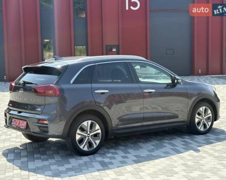 Сірий Кіа Niro, об'ємом двигуна 0 л та пробігом 82 тис. км за 20500 $, фото 7 на Automoto.ua