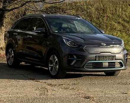 Сірий Кіа Niro, об'ємом двигуна 0 л та пробігом 128 тис. км за 18950 $, фото 5 на Automoto.ua