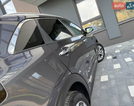 Сірий Кіа Niro, об'ємом двигуна 0 л та пробігом 70 тис. км за 19999 $, фото 40 на Automoto.ua