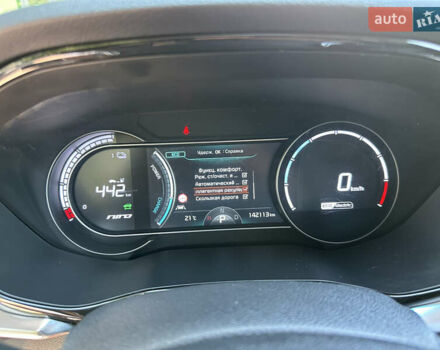 Серый Киа Niro, объемом двигателя 0 л и пробегом 143 тыс. км за 17900 $, фото 49 на Automoto.ua