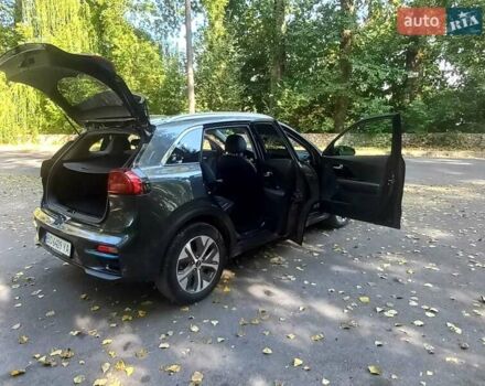 Сірий Кіа Niro, об'ємом двигуна 0 л та пробігом 75 тис. км за 23200 $, фото 8 на Automoto.ua