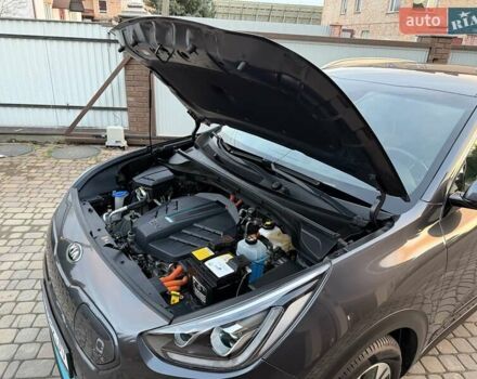 Сірий Кіа Niro, об'ємом двигуна 0 л та пробігом 118 тис. км за 20499 $, фото 98 на Automoto.ua
