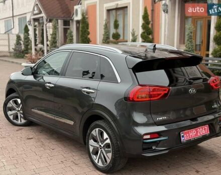 Серый Киа Niro, объемом двигателя 0 л и пробегом 125 тыс. км за 18950 $, фото 23 на Automoto.ua