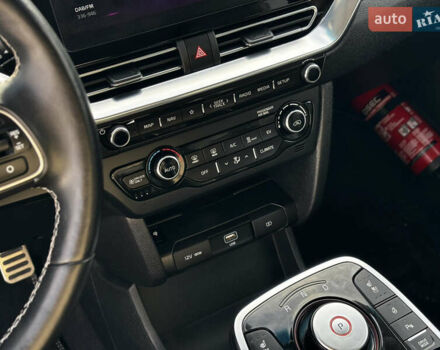 Серый Киа Niro, объемом двигателя 0 л и пробегом 110 тыс. км за 21200 $, фото 37 на Automoto.ua