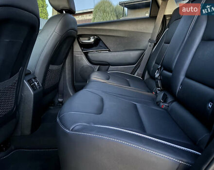 Серый Киа Niro, объемом двигателя 0 л и пробегом 112 тыс. км за 20300 $, фото 34 на Automoto.ua