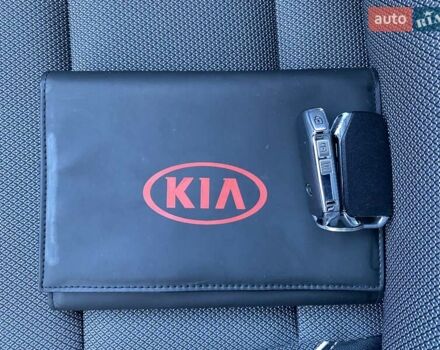 Серый Киа Niro, объемом двигателя 0 л и пробегом 101 тыс. км за 21300 $, фото 58 на Automoto.ua