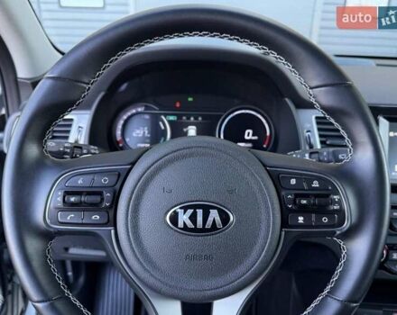 Кіа Niro 2020 у Чернівцях на Automoto.ua Сірий Кіа Niro, об'ємом двигуна 0 л та пробігом 12 тис. км за 19100 $, фото 12 на Automoto.ua