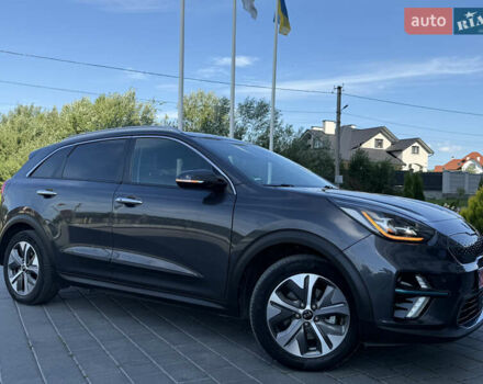 Серый Киа Niro, объемом двигателя 0 л и пробегом 85 тыс. км за 18999 $, фото 5 на Automoto.ua