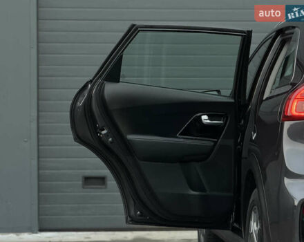 Серый Киа Niro, объемом двигателя 0 л и пробегом 164 тыс. км за 17550 $, фото 32 на Automoto.ua