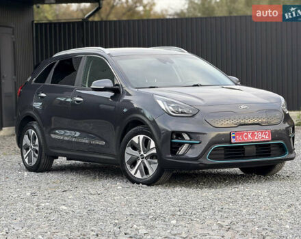 Киа Niro 2020 в Дрогобыче на Automoto.ua Серый Киа Niro, объемом двигателя 0 л и пробегом 140 тыс. км за 19299 $, фото 3 на Automoto.ua