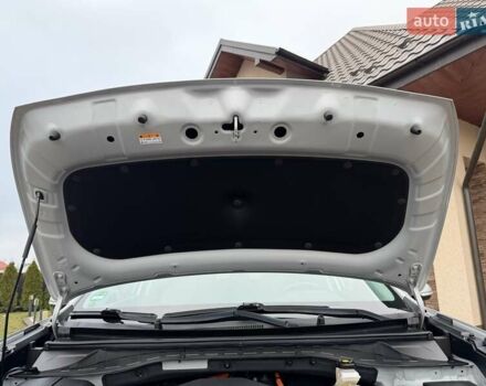 Сірий Кіа Niro, об'ємом двигуна 0 л та пробігом 71 тис. км за 21999 $, фото 88 на Automoto.ua