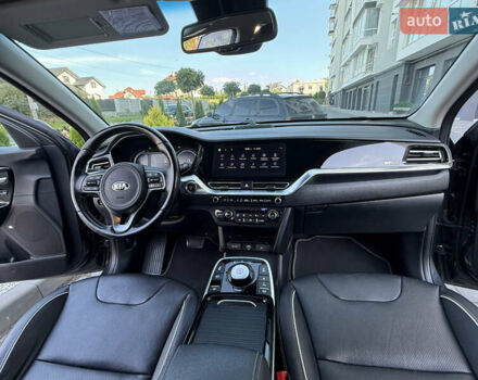 Серый Киа Niro, объемом двигателя 0 л и пробегом 85 тыс. км за 18999 $, фото 34 на Automoto.ua