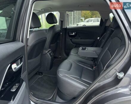 Серый Киа Niro, объемом двигателя 0 л и пробегом 150 тыс. км за 18500 $, фото 57 на Automoto.ua