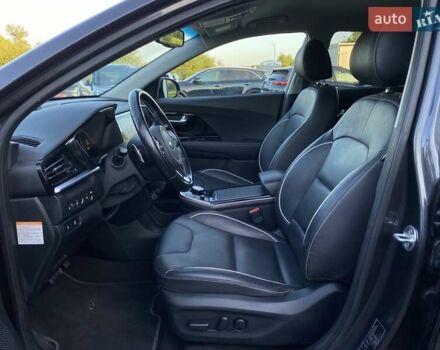 Сірий Кіа Niro, об'ємом двигуна 0 л та пробігом 88 тис. км за 22500 $, фото 20 на Automoto.ua