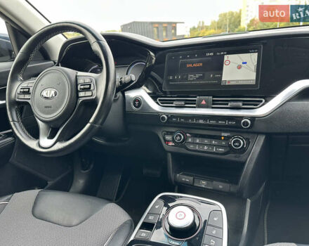 Серый Киа Niro, объемом двигателя 0 л и пробегом 128 тыс. км за 19400 $, фото 57 на Automoto.ua