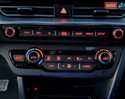 Серый Киа Niro, объемом двигателя 0 л и пробегом 112 тыс. км за 20300 $, фото 31 на Automoto.ua