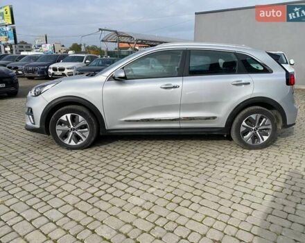 Серый Киа Niro, объемом двигателя 0 л и пробегом 82 тыс. км за 19600 $, фото 3 на Automoto.ua