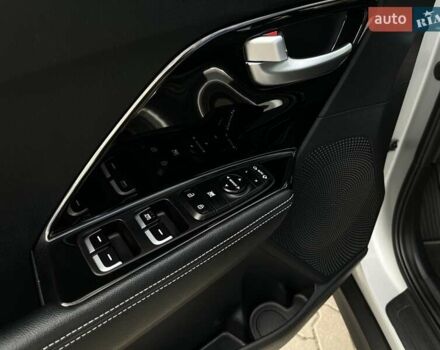 Серый Киа Niro, объемом двигателя 0 л и пробегом 72 тыс. км за 19750 $, фото 41 на Automoto.ua