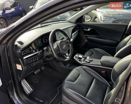 Серый Киа Niro, объемом двигателя 0 л и пробегом 110 тыс. км за 21200 $, фото 17 на Automoto.ua