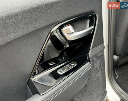 Серый Киа Niro, объемом двигателя 0 л и пробегом 118 тыс. км за 19350 $, фото 123 на Automoto.ua