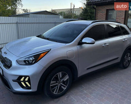 Серый Киа Niro, объемом двигателя 1.58 л и пробегом 67 тыс. км за 22600 $, фото 9 на Automoto.ua