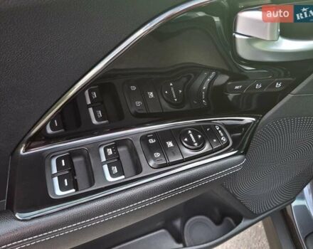 Сірий Кіа Niro, об'ємом двигуна 0 л та пробігом 126 тис. км за 20900 $, фото 19 на Automoto.ua