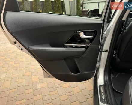 Сірий Кіа Niro, об'ємом двигуна 0 л та пробігом 71 тис. км за 21999 $, фото 58 на Automoto.ua