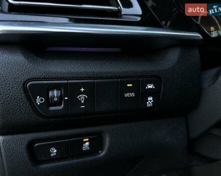 Серый Киа Niro, объемом двигателя 0 л и пробегом 88 тыс. км за 18500 $, фото 22 на Automoto.ua
