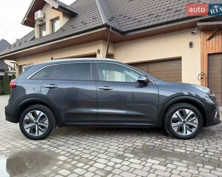 Сірий Кіа Niro, об'ємом двигуна 0 л та пробігом 118 тис. км за 20499 $, фото 8 на Automoto.ua