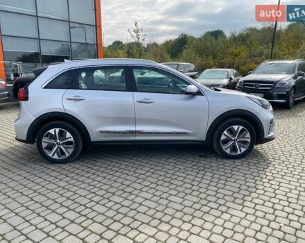 Серый Киа Niro, объемом двигателя 0 л и пробегом 82 тыс. км за 19600 $, фото 7 на Automoto.ua