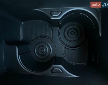 Сірий Кіа Niro, об'ємом двигуна 0 л та пробігом 76 тис. км за 21700 $, фото 39 на Automoto.ua