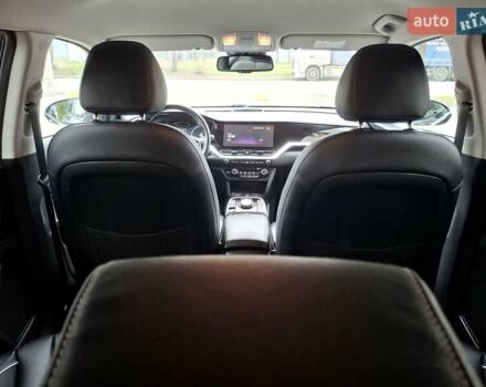 Серый Киа Niro, объемом двигателя 0 л и пробегом 115 тыс. км за 20300 $, фото 27 на Automoto.ua