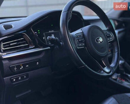 Серый Киа Niro, объемом двигателя 1.58 л и пробегом 67 тыс. км за 22600 $, фото 22 на Automoto.ua