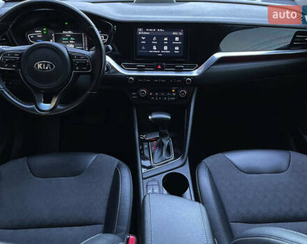 Серый Киа Niro, объемом двигателя 1.58 л и пробегом 67 тыс. км за 22600 $, фото 32 на Automoto.ua