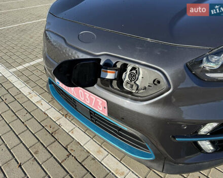 Сірий Кіа Niro, об'ємом двигуна 0 л та пробігом 87 тис. км за 18500 $, фото 16 на Automoto.ua
