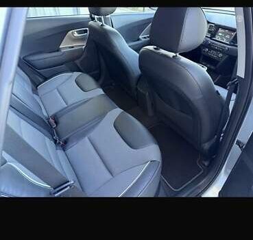 Кіа Niro 2020 у Чернівцях на Automoto.ua Сірий Кіа Niro, об'ємом двигуна 0 л та пробігом 12 тис. км за 19100 $, фото 26 на Automoto.ua