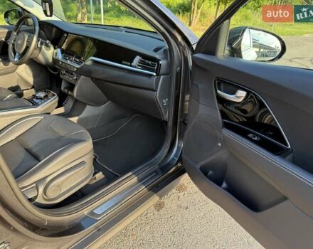 Серый Киа Niro, объемом двигателя 0 л и пробегом 57 тыс. км за 23299 $, фото 31 на Automoto.ua