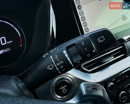 Сірий Кіа Niro, об'ємом двигуна 0 л та пробігом 76 тис. км за 21700 $, фото 29 на Automoto.ua